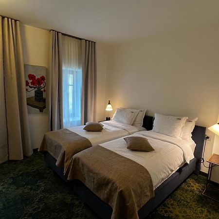 Hotel La Boheme à Bucarest Extérieur photo
