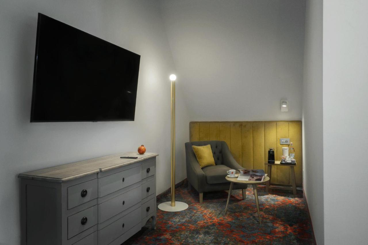 Hotel La Boheme à Bucarest Extérieur photo