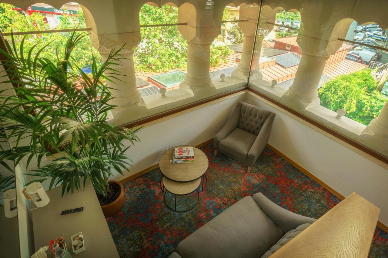 Hotel La Boheme à Bucarest Extérieur photo