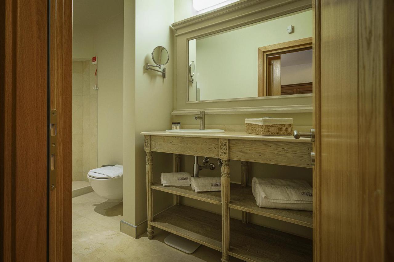 Hotel La Boheme à Bucarest Extérieur photo