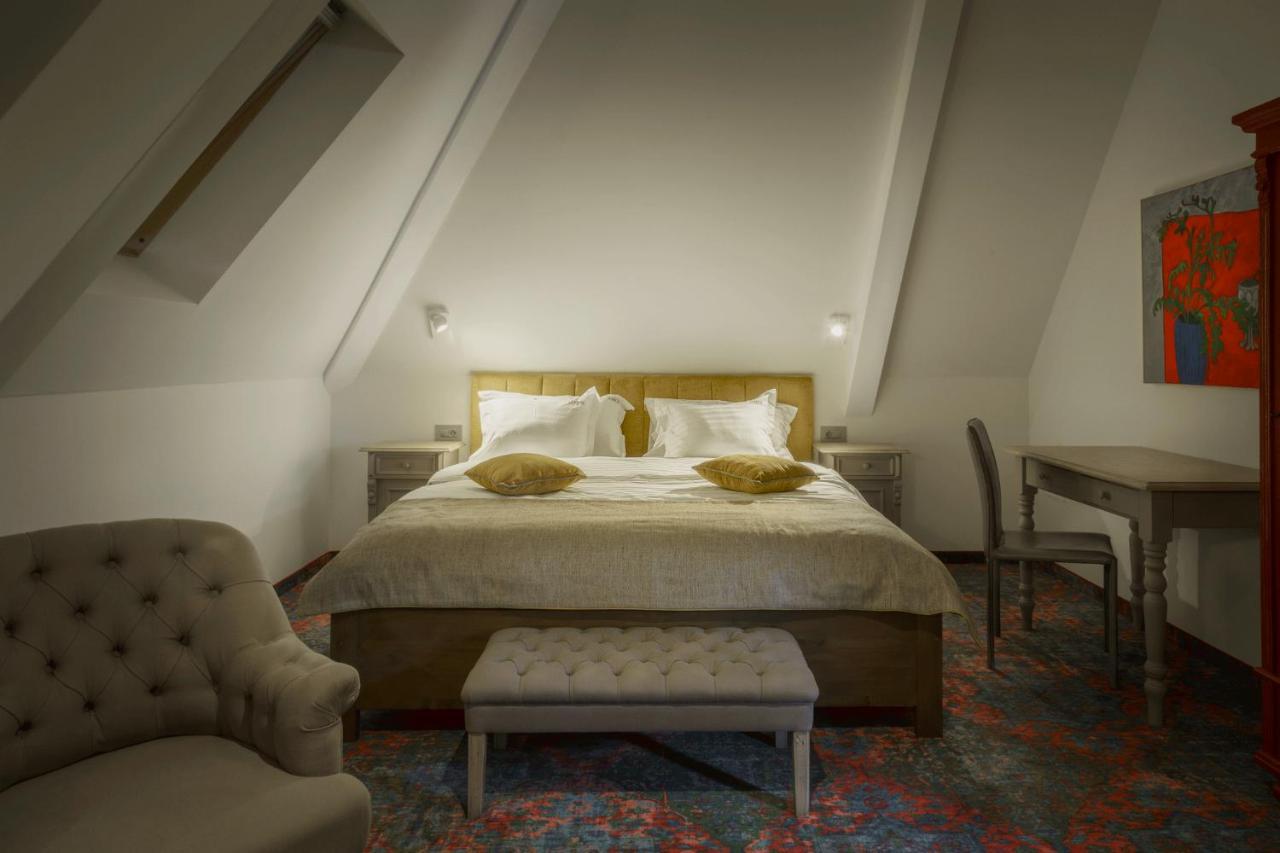 Hotel La Boheme à Bucarest Extérieur photo